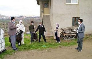 Sağlık çalışanları Korona virüs defi için...