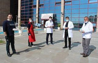 Sağlık personellerine yiyecek ikramı