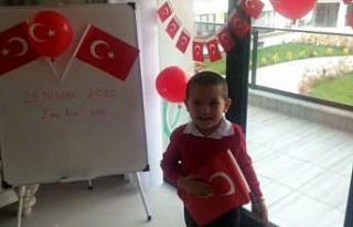 Sakarya’da miniklerin evlerinde 23 Nisan coşkusu