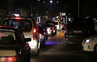 Sakaryalı vatandaşlar fırın ve marketlere hücum...