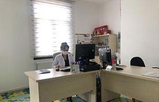 Salgın döneminde vatandaşlara telefonla psikolojik...