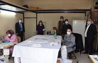 Salihli Belediyesi maske üretimine başladı