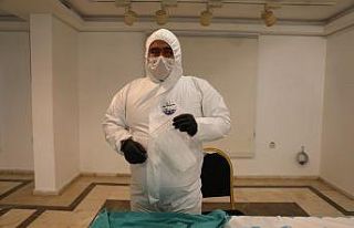 Sanat merkezi maske atölyesi oldu
