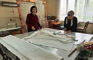 Sarıgöl’de üzüm üreticilerine koruyucu maske...