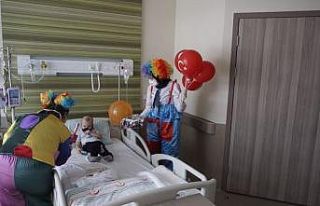 Şehir Hastanesi’nde tedavi gören çocukların...