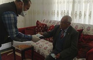 Şehit babası maaşının bir kısmını Milli Dayanışma...