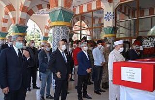 Şehit oğlunun cenazesine sedyeyle katıldı