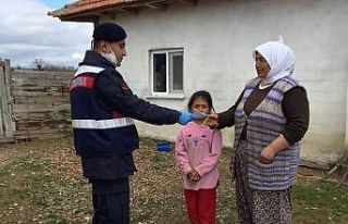 Selendi’de yardım ödemeleri evlere teslim ediliyor