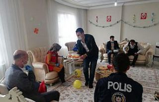 Şemdinli’de 23 Nisan’da doğan çocuklara sürpriz
