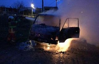 Sigara izmariti kamyoneti yaktı