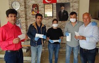 Silifkeli aile atölyelerinde maske dikip ücretsiz...