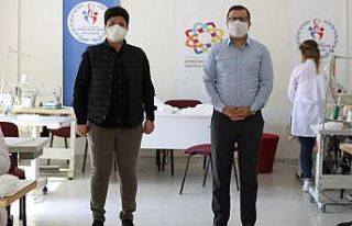 Silopi’de Gençlik Merkezinde günlük 10 bin maske...