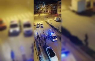 Sinir krizi geçiren şahıs polise ve sağlık ekiplerine...
