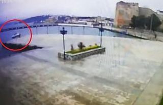 Sinop’ta otomobilin denize uçması kamerada