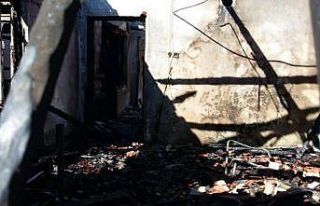 Sobadan çıkan yangın evi kül etti