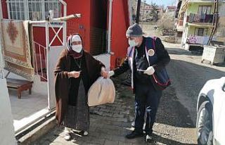 Sokağa çıkamayan vatandaşların ihtiyaçları...