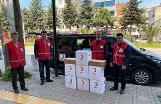 Sokağa çıkamayanlara Kızılay’dan yardım