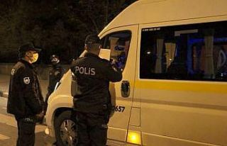 Sokağa çıkma kısıtlaması sonrası sokaklar boş...