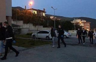 Sokağa çıkma kısıtlamasında deniz keyfi karakolda...