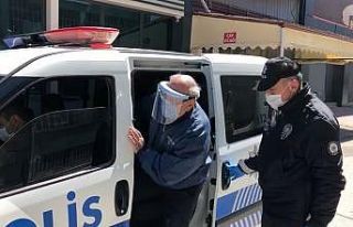 Sokağa çıkma kısıtlamasının ilk gününde yaşlı...