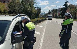 Sokağa çıkma yasağında polis denetimi