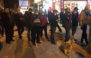 Sokağa çıkma yasağının ardından vatandaşlar...