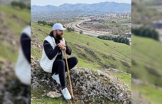 Sokaklar yasaklanınca model Hikmat Kucher doğa yürüyüşüne...