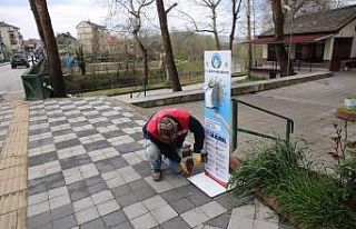 Sokaklara el dezenfeksiyon stantları yerleştiriliyor