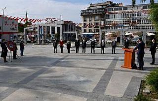 Söke’de Ulusal Egemenlik ve Çocuk Bayramı çelenk...