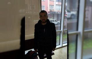 Soyguncuyu elinde şişe ile kovaladı