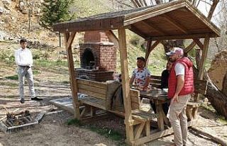 Şuhut’ta Korona virüs tedbirlerine uymayarak piknik...