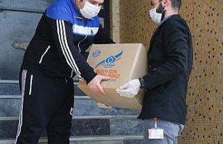 Sultangazi’de zabıta ekipleri kapı kapı ekmek...