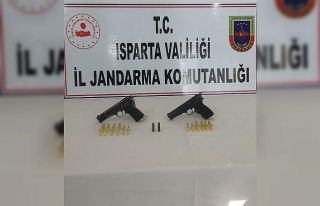 Şüpheli araçta 2 adet ruhsatsız silah ile çok...