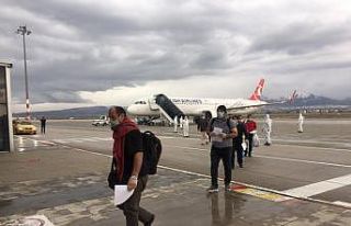 Suudi Arabistan’dan getirilen 182 Türk Erzurum’da...
