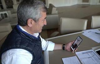 Tahmazoğlu vatandaşlarla iletişimini koparmıyor