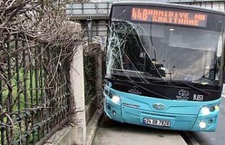 Tansiyonu düşen otobüs şoförü duvara çarparak...