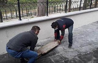 Tarihi mezar taşını vatandaşlar buldu