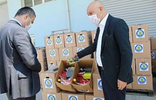 Tarsus’ta ihtiyaç sahiplerine gıda yardımı