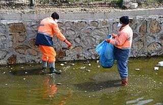 Taşkın koruma kanalları temizleniyor
