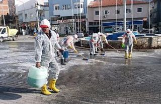 Tavas’da cadde ve sokaklar köpüklü su ile yıkandı