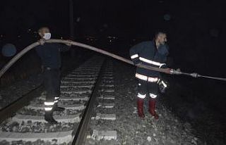 Tavşanlı’da aynı anda iki yerde çıkan yangın...