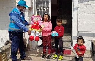 TDV gönüllüsü camiye gidemeyen çocukların evlerini...