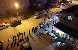 Tekirdağ’da marketler önünde metrelerce kuyruk...