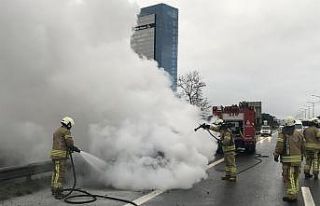 TEM Otoyolunda otomobil alev alev böyle yandı
