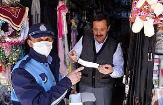 Tokat’ta vatandaşa maske dağıtımı yapıldı