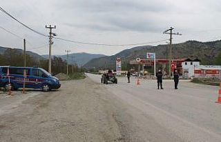 Tosya’ya girişler, haftada bir gün jandarma kontrolünde...