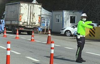 Trabzon-Giresun arasındaki kontrol noktasında uygulamalar...
