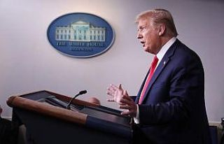 Trump, ABD’ye göçmen kabulünü 60 gün askıya...