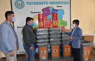 Tufanbeyli’de maske ve eldiven için atık kutusu