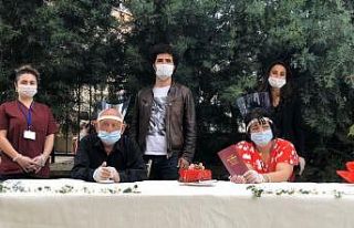 Tunceli’de engelli çift, maske ve sosyal mesafe...